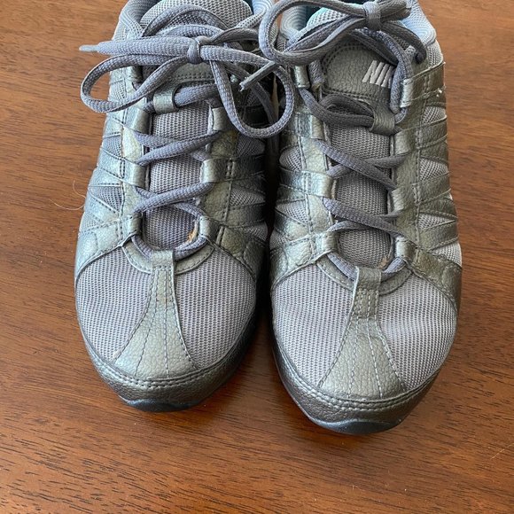 Nike Musique IV Size 7 Dance Cheer Zumba Sneaker - Picture 2 of 8